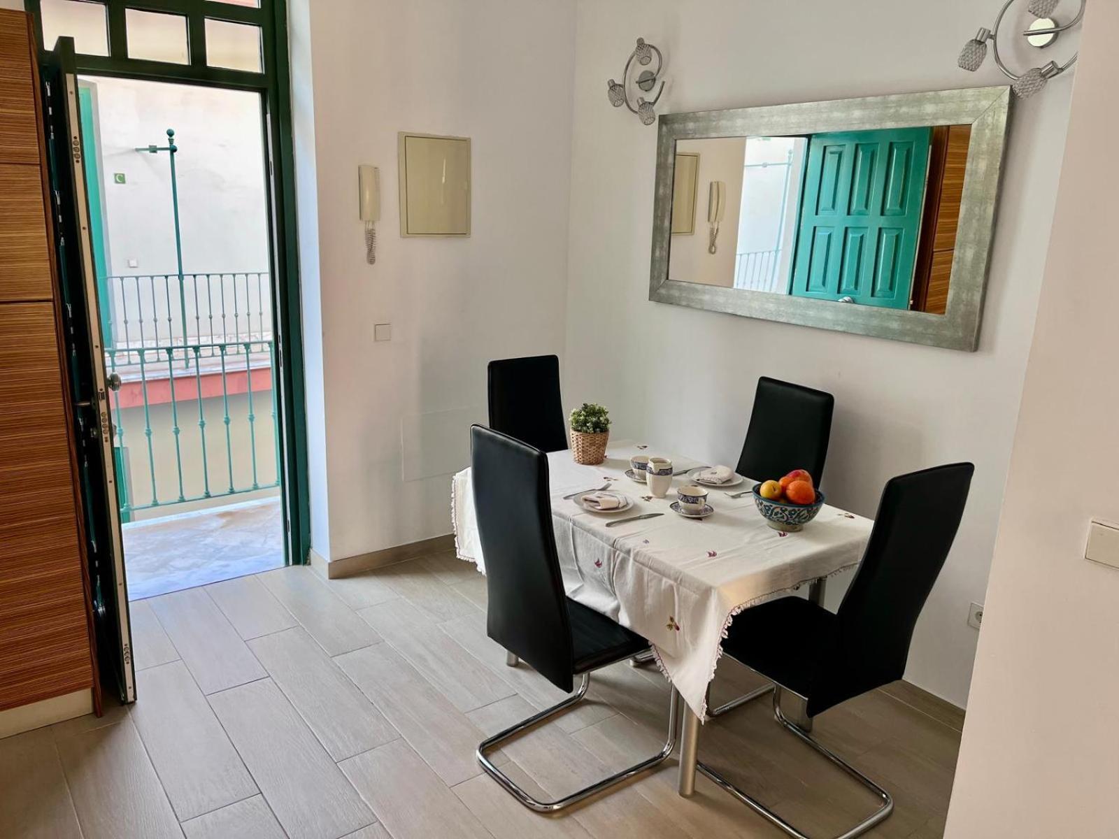 Jacaranda Triana Apartment เซบีญา ภายนอก รูปภาพ